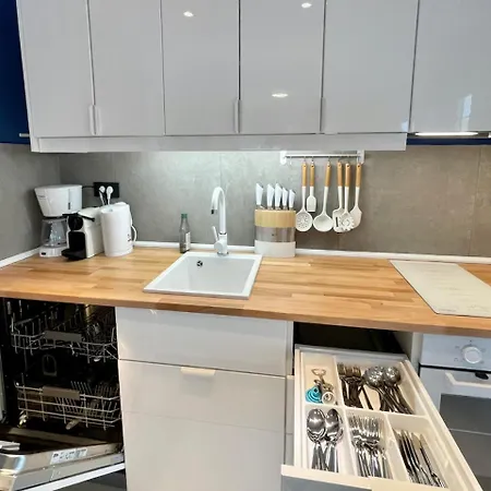 Exklusive Mit Pool Bis 7 Personen Nur 60 M Vom 마슬레니차