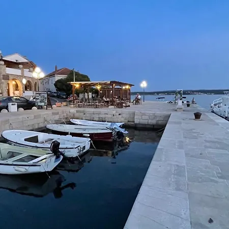 Exklusive Mit Pool Bis 7 Personen Nur 60 M Vom * 마슬레니차