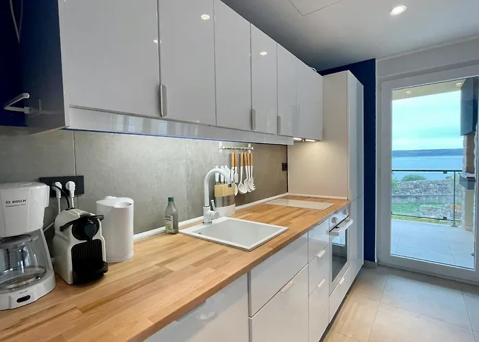 Exklusive Mit Pool Bis 7 Personen Nur 60 M Vom * Maslenica