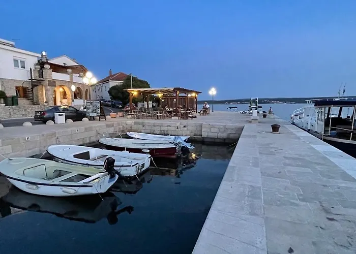 Exklusive Mit Pool Bis 7 Personen Nur 60 M Vom * Maslenica